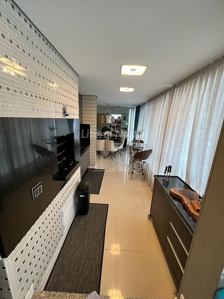 Apartamento à venda com 4 quartos, 4 suítes, 4 vagas e 256m² no Centro, Balneário Camboriú (SC) — foto 8 de 18