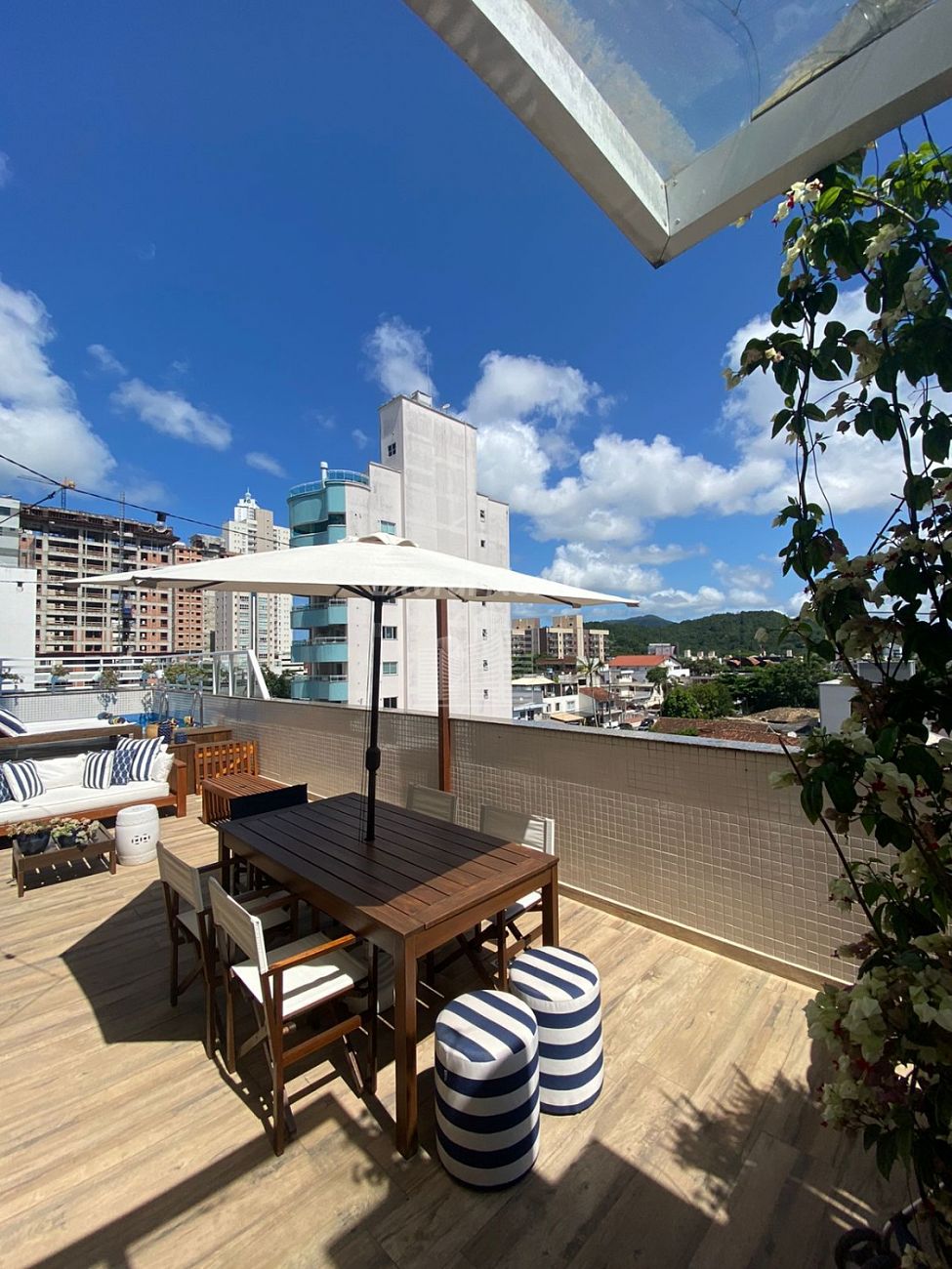 Apartamento à venda com 3 quartos, 1 suíte, 3 vagas e 179m² no Centro, Balneário Camboriú (SC) — foto 2 de 20