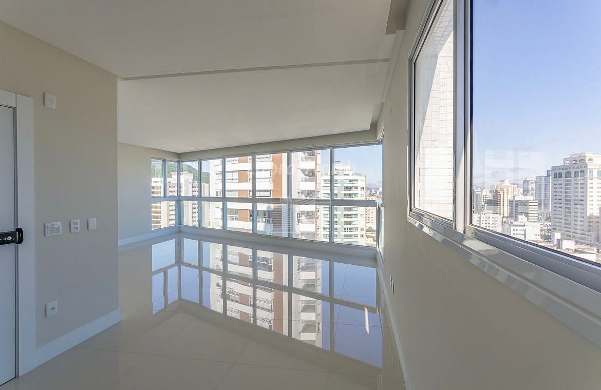Apartamento à venda com 4 quartos, 4 suítes, 3 vagas e 165m² no Fazenda, Itajaí (SC) — foto 3 de 30