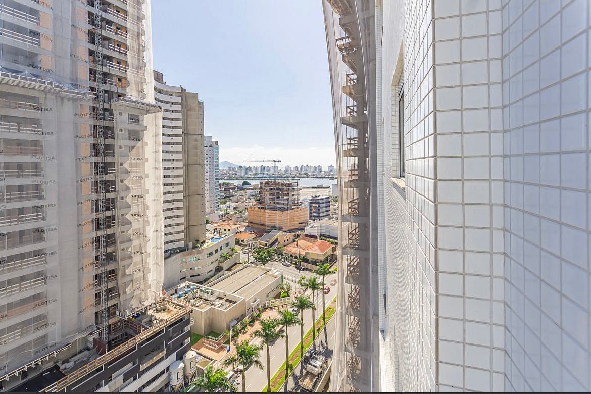 Apartamento à venda com 4 quartos, 4 suítes, 3 vagas e 165m² no Fazenda, Itajaí (SC) — foto 13 de 30