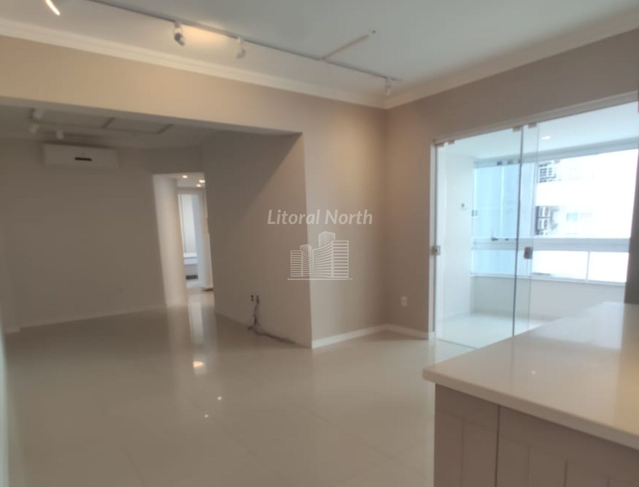 Apartamento à venda com 2 quartos, 1 suíte, 2 vagas e 102m² no Centro, Balneário Camboriú (SC) — foto 2 de 19