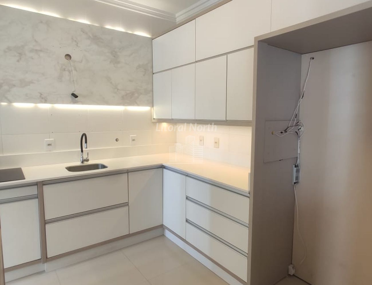 Apartamento à venda com 2 quartos, 1 suíte, 2 vagas e 102m² no Centro, Balneário Camboriú (SC) — foto 8 de 19