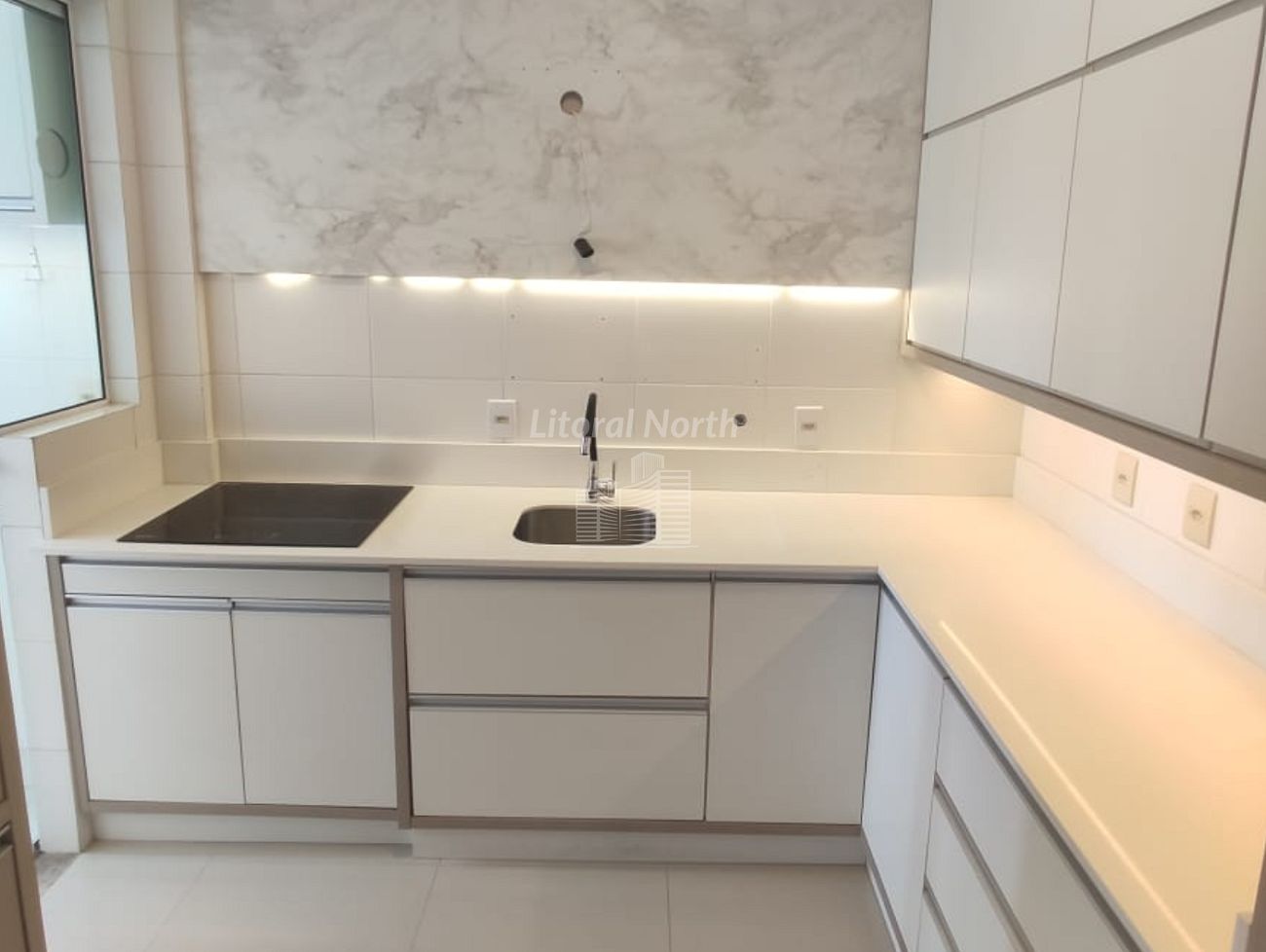 Apartamento à venda com 2 quartos, 1 suíte, 2 vagas e 102m² no Centro, Balneário Camboriú (SC) — foto 9 de 19