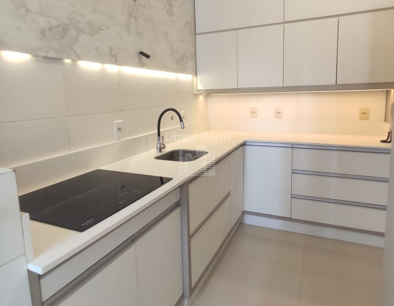 Apartamento à venda com 2 quartos, 1 suíte, 2 vagas e 102m² no Centro, Balneário Camboriú (SC) — foto 5 de 19