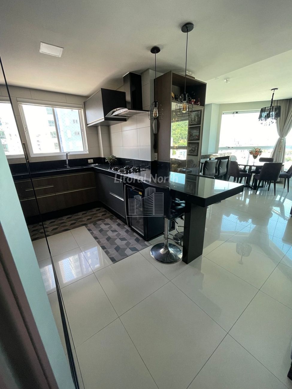 Apartamento à venda com 3 quartos, 3 suítes, 3 vagas e 136m² no Centro, Balneário Camboriú (SC) — foto 8 de 21
