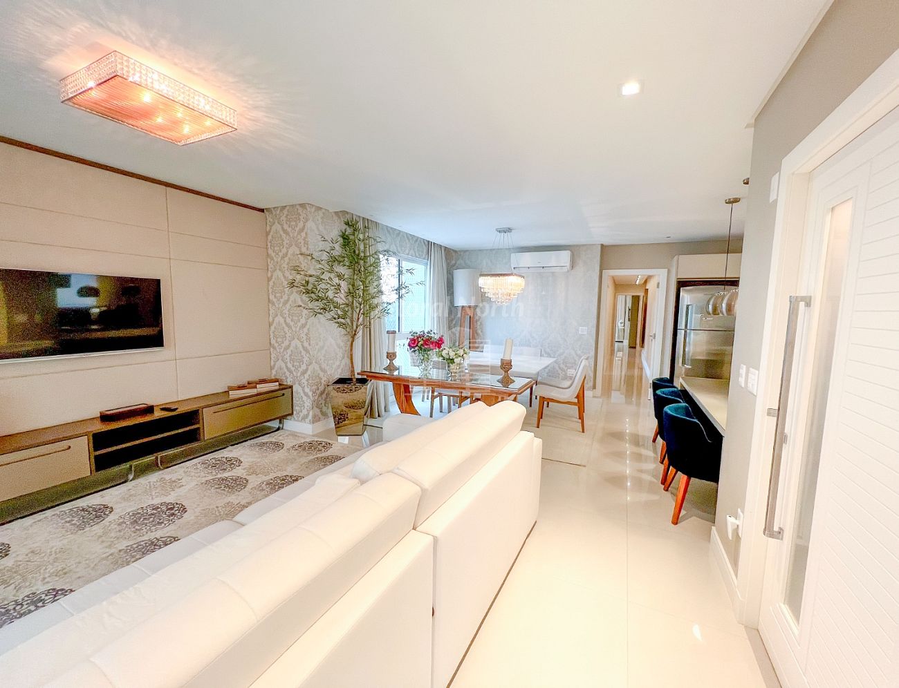 Apartamento à venda com 4 quartos, 4 suítes, 4 vagas e 158m² no Pioneiros, Balneário Camboriú (SC) — foto 2 de 14