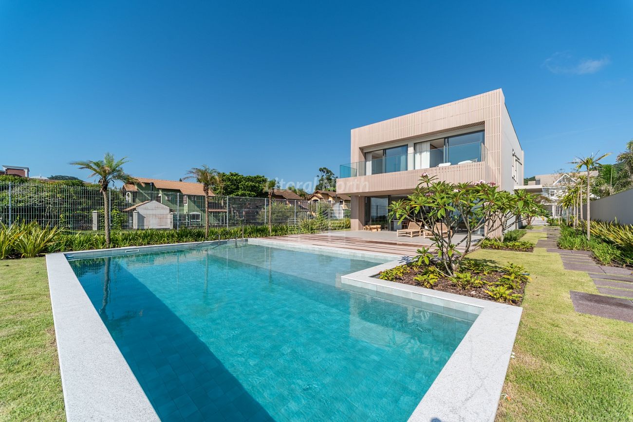 Casa à venda com 5 quartos, 4 suítes, 4 vagas e 458m² no Praia do Estaleiro, Balneário Camboriú (SC) — foto 4 de 30