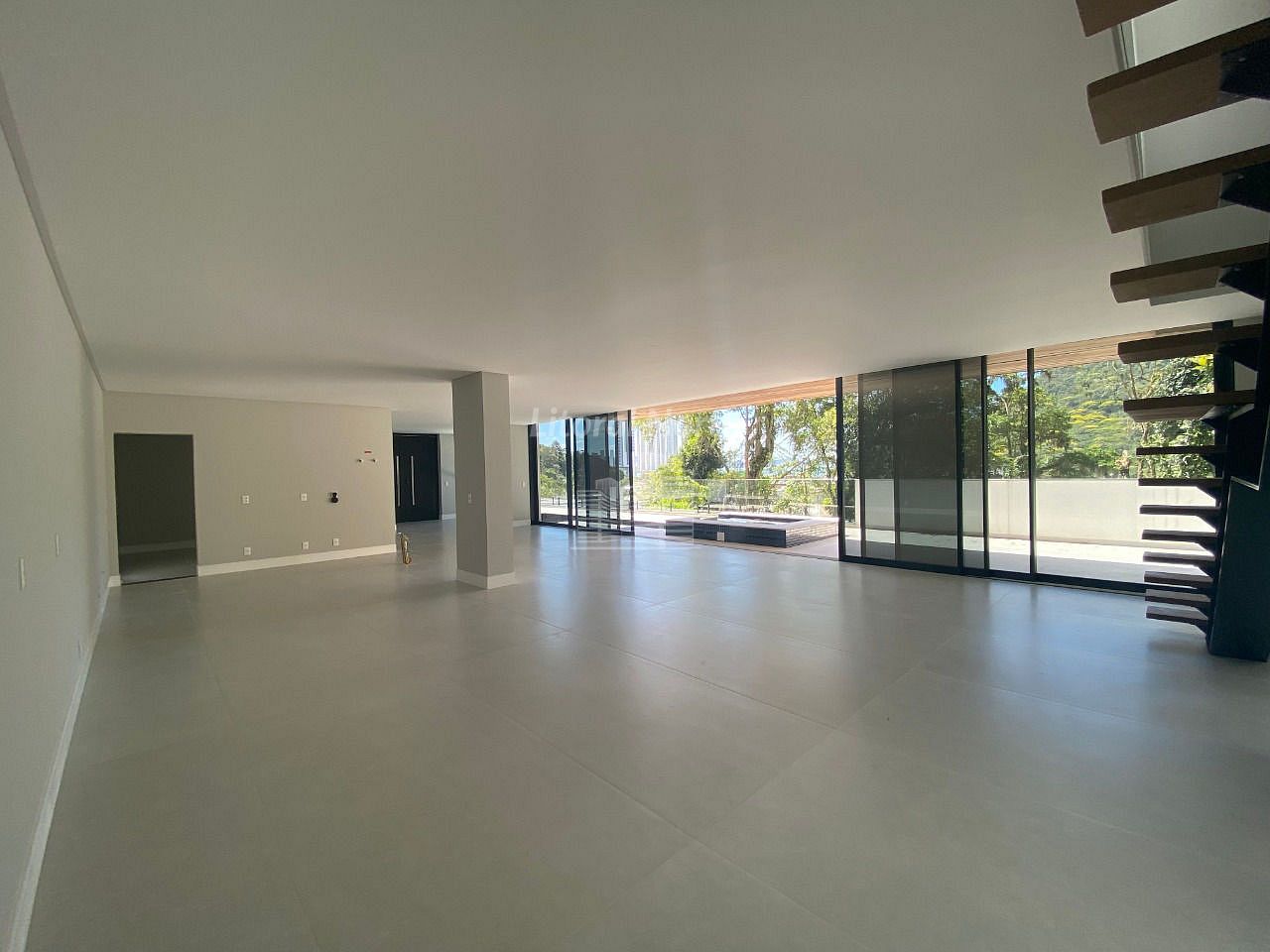 Casa à venda com 4 quartos, 4 suítes, 4 vagas e 432m² no Barra, Balneário Camboriú (SC) — foto 7 de 16