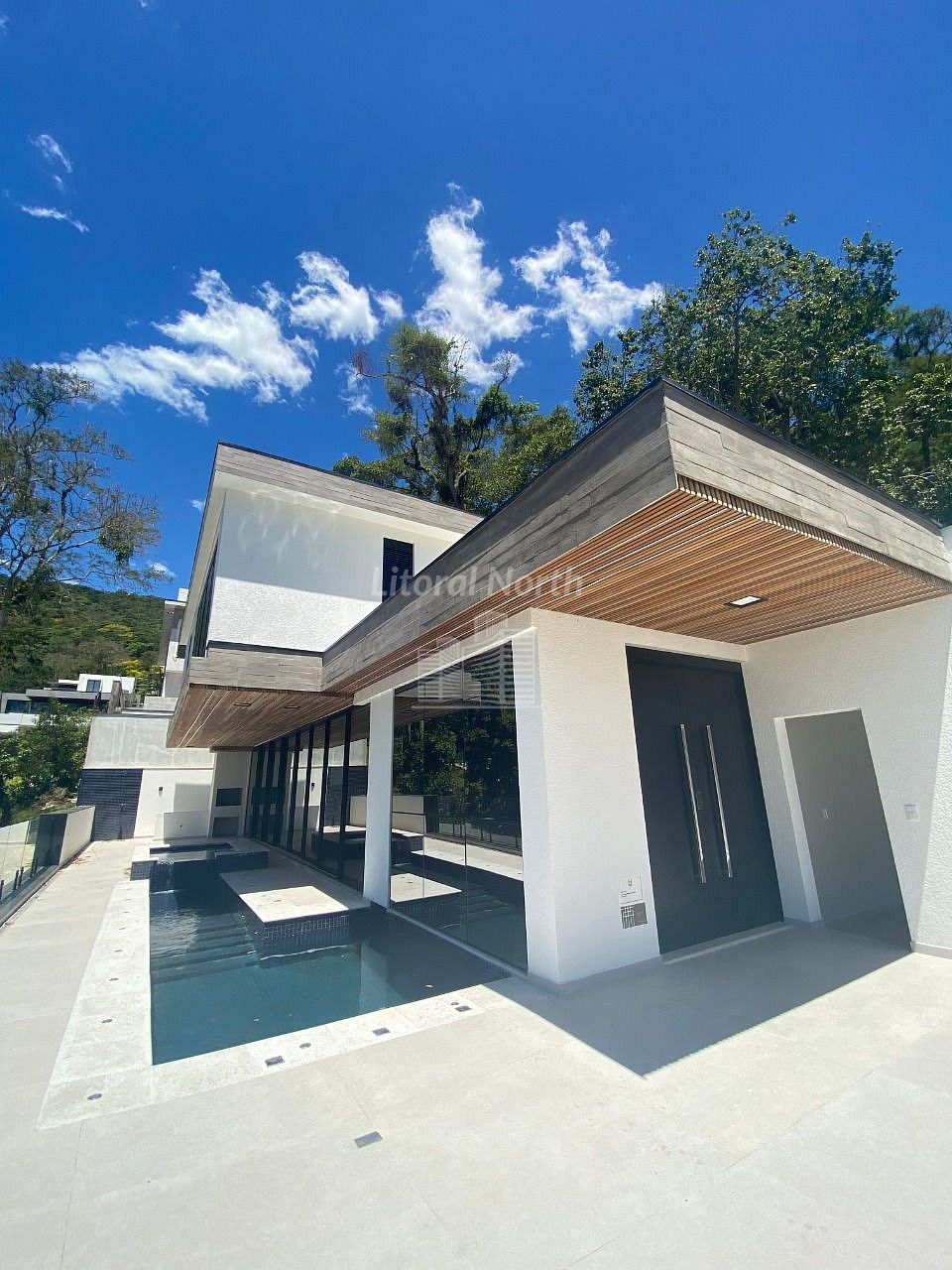 Casa à venda com 4 quartos, 4 suítes, 4 vagas e 432m² no Barra, Balneário Camboriú (SC) — foto 3 de 16