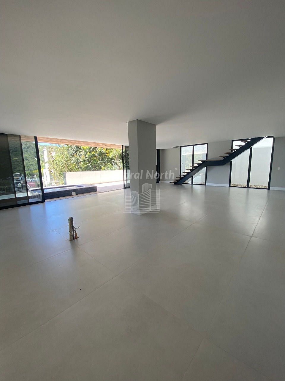 Casa à venda com 4 quartos, 4 suítes, 4 vagas e 432m² no Barra, Balneário Camboriú (SC) — foto 4 de 16