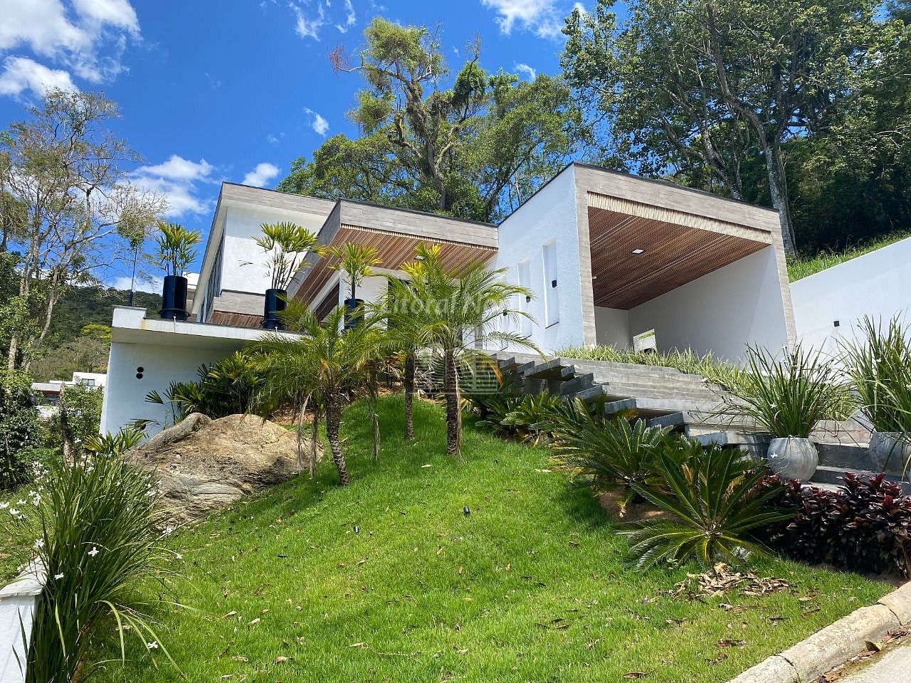 Casa à venda com 4 quartos, 4 suítes, 4 vagas e 432m² no Barra, Balneário Camboriú (SC) — foto 15 de 16