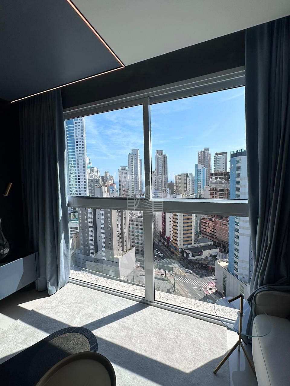 Apartamento à venda com 3 quartos, 3 suítes, 1 vaga e 140m² no Centro, Balneário Camboriú (SC) — foto 2 de 5