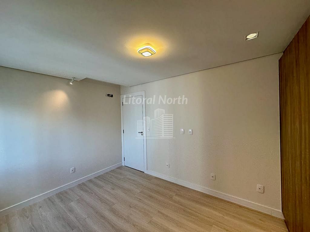 Apartamento à venda com 3 quartos, 1 suíte, 1 vaga e 110m² no Barra Sul, Balneário Camboriú (SC) — foto 13 de 18