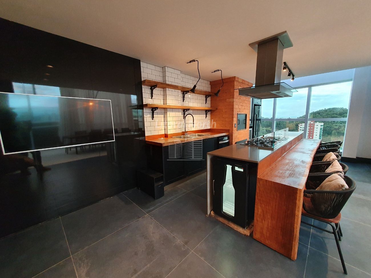 Cobertura à venda com 3 quartos, 3 suítes, 4 vagas e 268m² no Pioneiros, Balneário Camboriú (SC) — foto 4 de 12