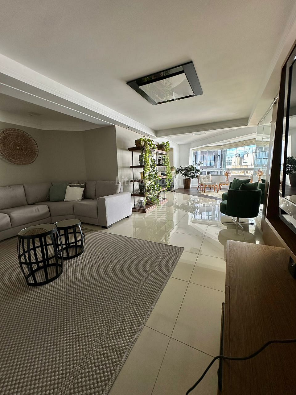 Apartamento à venda com 3 quartos, 3 suítes, 4 vagas e 280m² no Centro, Balneário Camboriú (SC) — foto 3 de 18