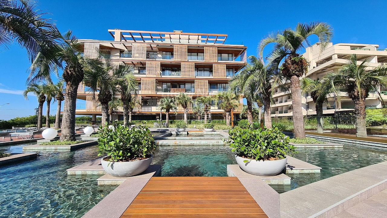 Apartamento à venda com 4 quartos, 4 suítes, 4 vagas e 360m² no Balneário Santa Clara, Itajaí (SC) — foto 2 de 12