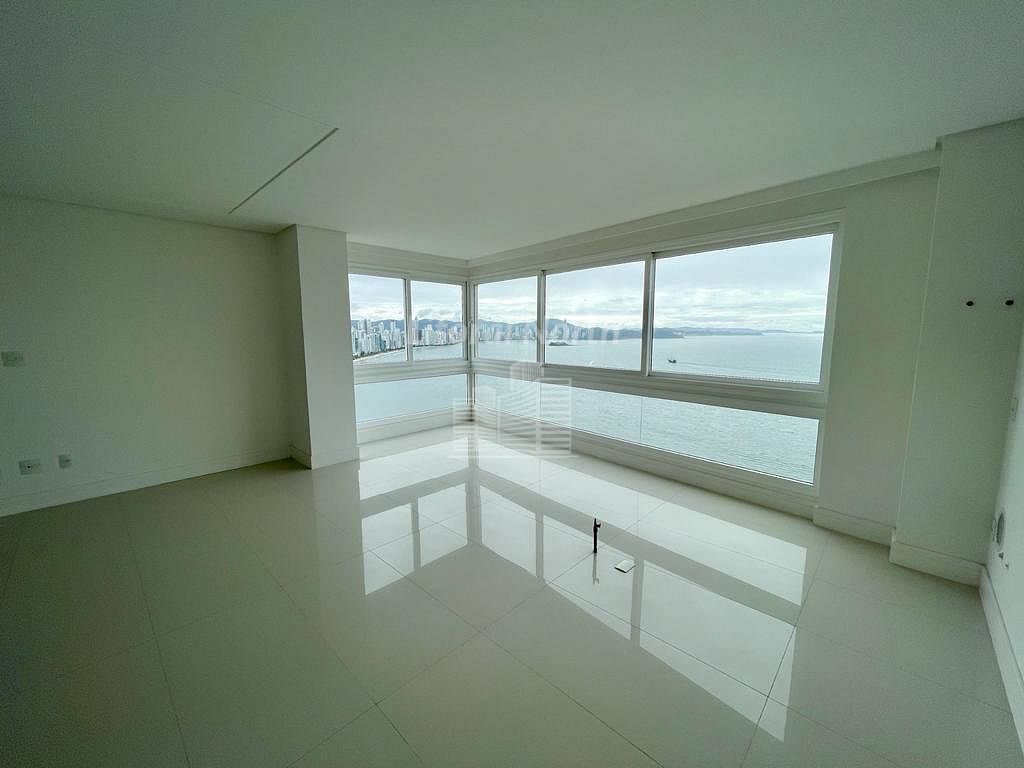 Apartamento à venda com 7 quartos, 7 suítes, 4 vagas e 410m² no Centro, Balneário Camboriú (SC) — foto 25 de 30
