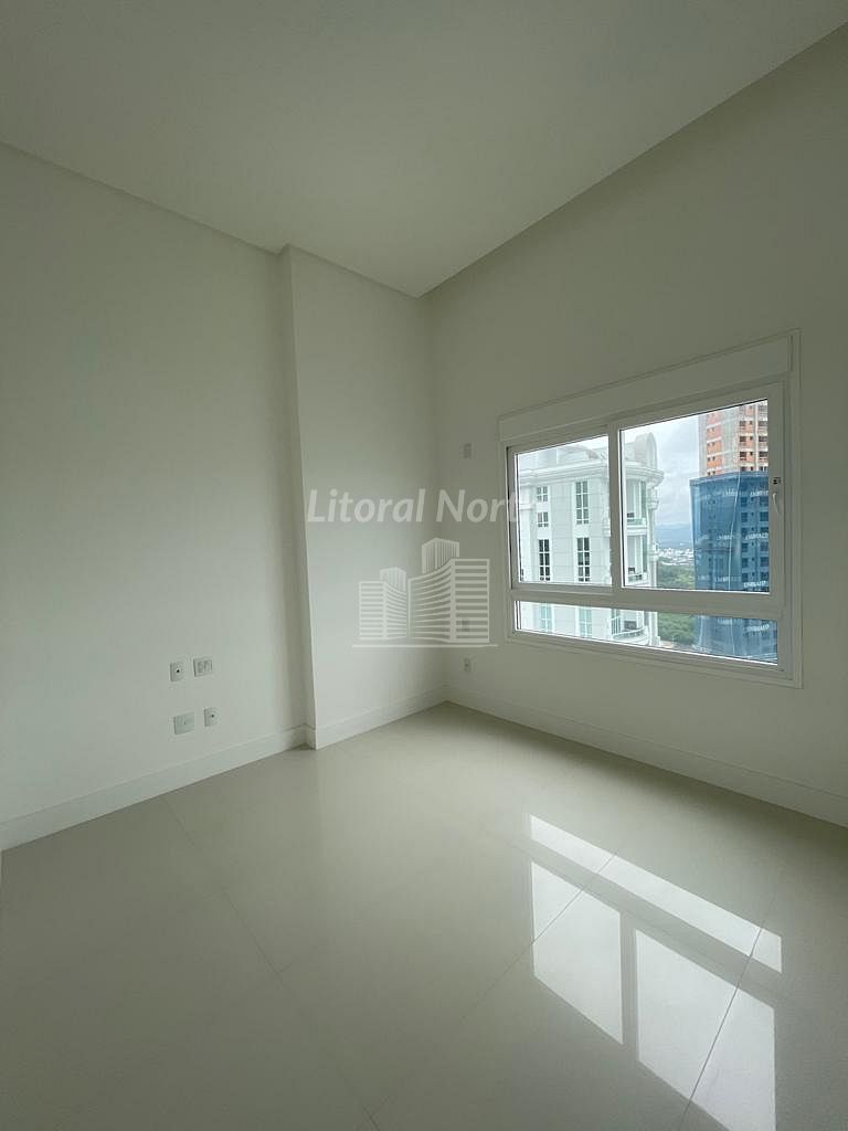 Apartamento à venda com 7 quartos, 7 suítes, 4 vagas e 410m² no Centro, Balneário Camboriú (SC) — foto 9 de 30