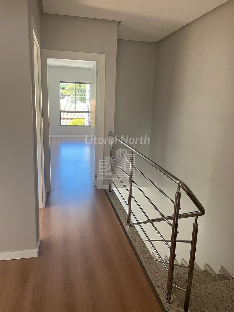 Casa à venda com 3 quartos, 1 suíte, 2 vagas e 141m² no Nova Esperança, Balneário Camboriú (SC) — foto 4 de 10
