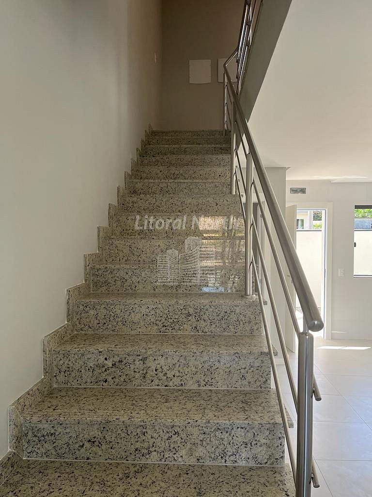 Casa à venda com 3 quartos, 1 suíte, 2 vagas e 141m² no Nova Esperança, Balneário Camboriú (SC) — foto 7 de 10