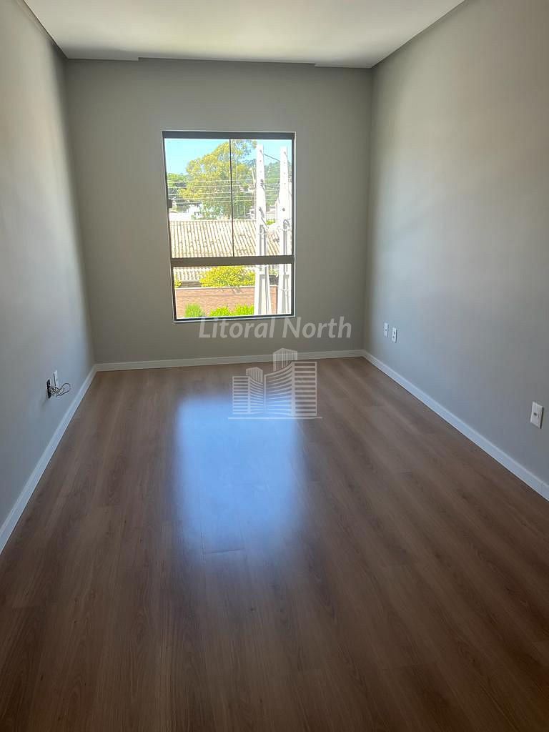 Casa à venda com 3 quartos, 1 suíte, 2 vagas e 141m² no Nova Esperança, Balneário Camboriú (SC) — foto 8 de 10