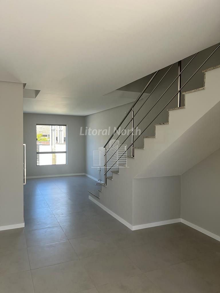Casa à venda com 3 quartos, 1 suíte, 2 vagas e 141m² no Nova Esperança, Balneário Camboriú (SC) — foto 9 de 10