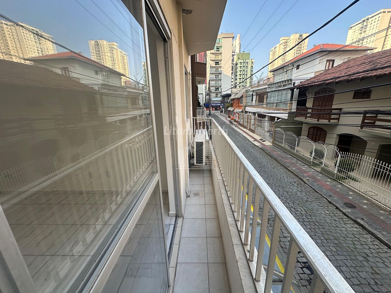 Apartamento à venda com 2 quartos, 1 banheiro, 1 vaga e 69m² no Centro, Balneário Camboriú (SC) — foto 2 de 13