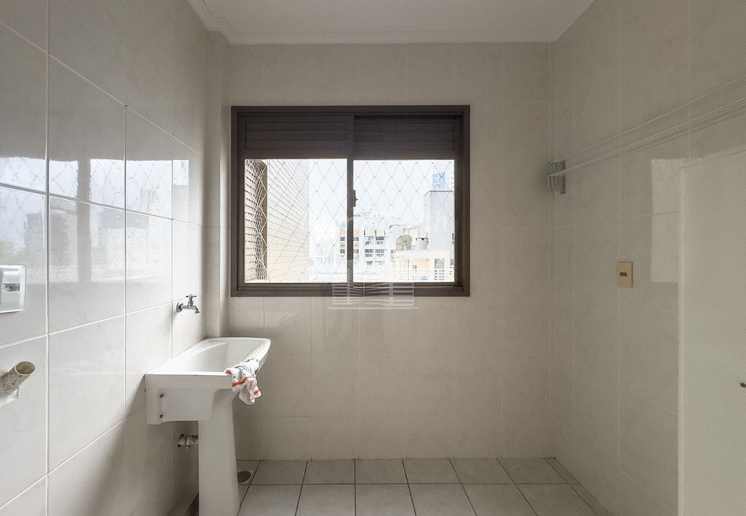 Apartamento à venda com 3 quartos, 1 suíte, 1 vaga e 126m² no Centro, Balneário Camboriú (SC) — foto 24 de 30