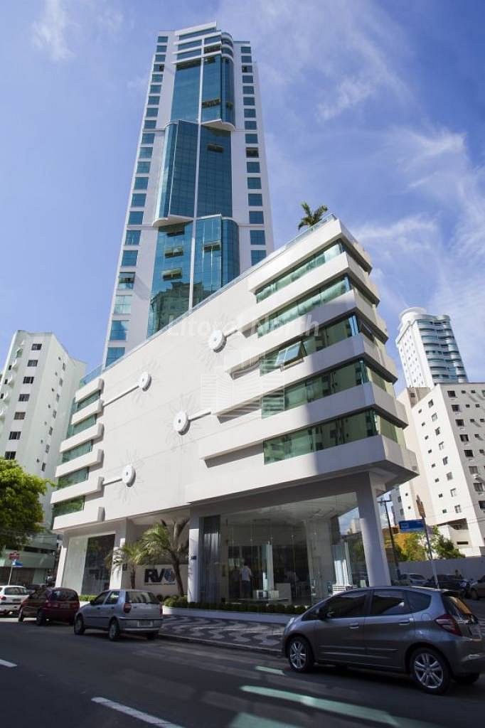 Apartamento à venda com 3 quartos, 3 suítes, 3 vagas e 134m² no Centro, Balneário Camboriú (SC) — foto 2 de 30