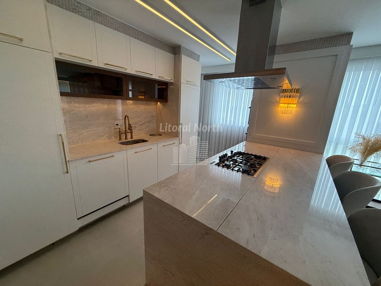 Cobertura à venda com 4 quartos, 3 suítes, 4 vagas e 326m² no Centro, Balneário Camboriú (SC) — foto 10 de 30