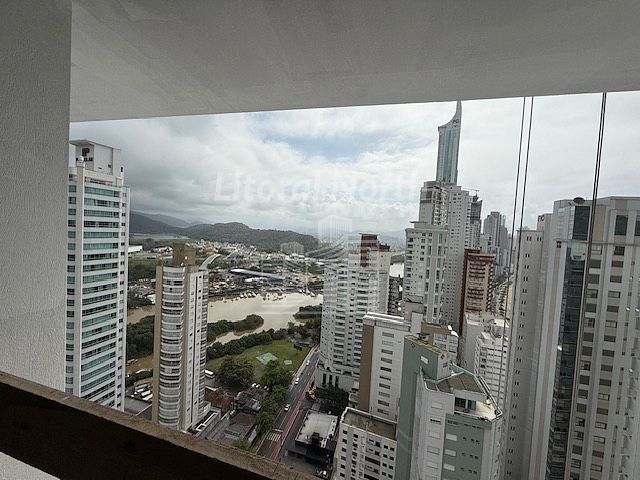 Apartamento à venda com 4 quartos, 4 suítes, 3 vagas e 194m² no Barra Sul, Balneário Camboriú (SC) — foto 15 de 30
