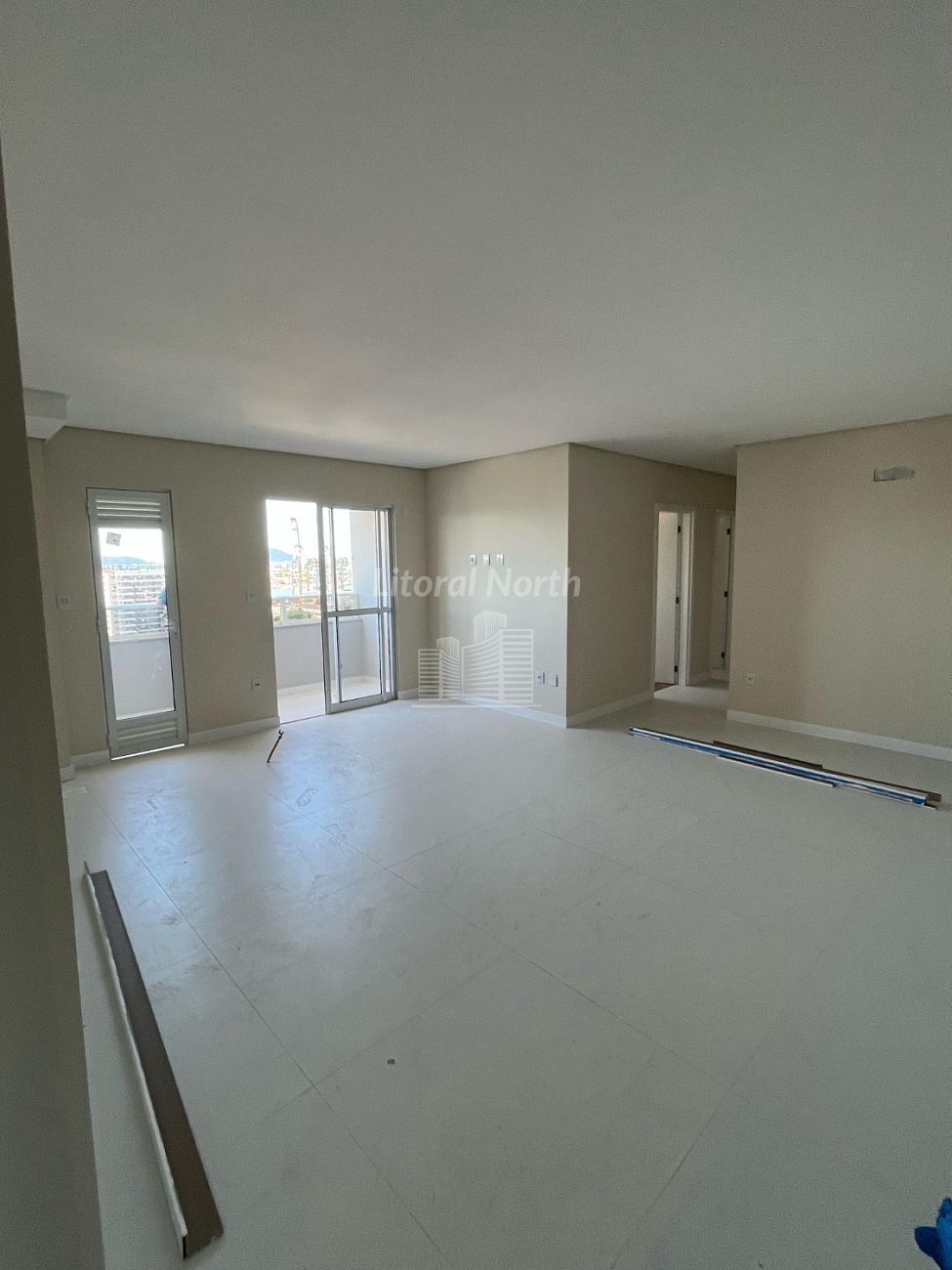Apartamento à venda com 3 quartos, 1 suíte, 1 vaga e 82m² no Centro, Itajaí (SC) — foto 3 de 10