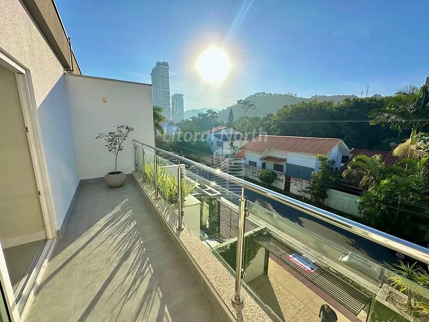 Casa à venda com 3 quartos, 3 suítes, 2 vagas e 210m² no Praia dos Amores, Balneário Camboriú (SC) — foto 12 de 19
