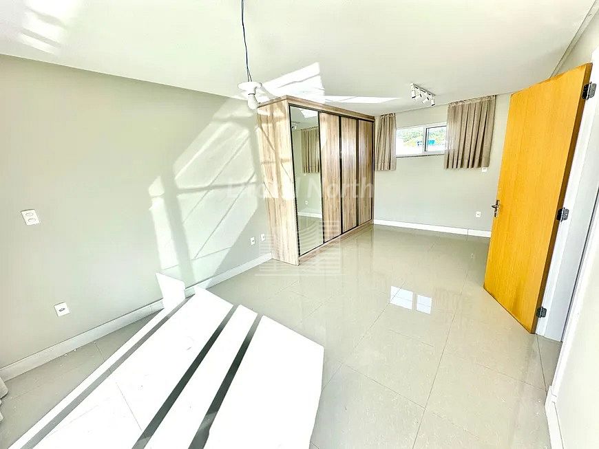 Casa à venda com 3 quartos, 3 suítes, 2 vagas e 210m² no Praia dos Amores, Balneário Camboriú (SC) — foto 11 de 19