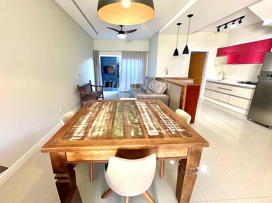 Casa à venda com 3 quartos, 3 suítes, 2 vagas e 210m² no Praia dos Amores, Balneário Camboriú (SC) — foto 4 de 19