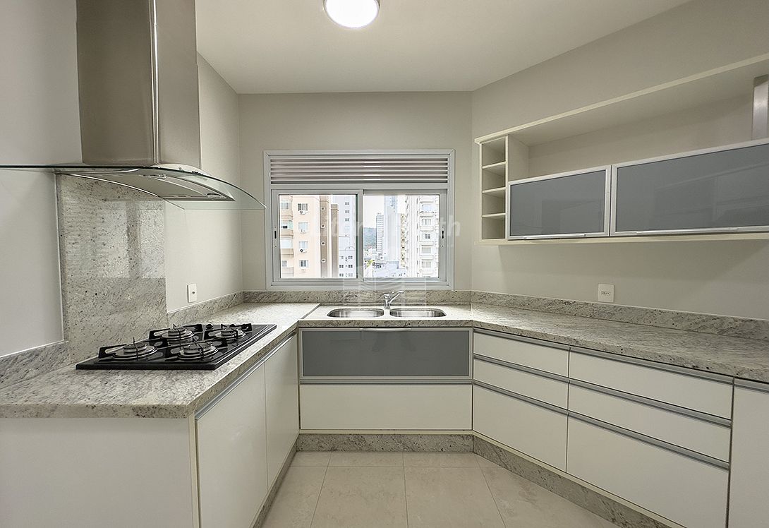 Apartamento à venda com 3 quartos, 1 suíte, 3 vagas e 138m² no Centro, Balneário Camboriú (SC) — foto 7 de 30