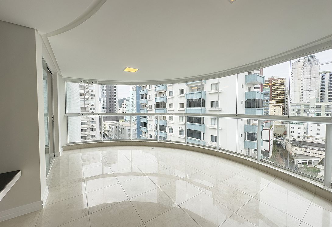 Apartamento à venda com 3 quartos, 1 suíte, 3 vagas e 138m² no Centro, Balneário Camboriú (SC) — foto 3 de 30