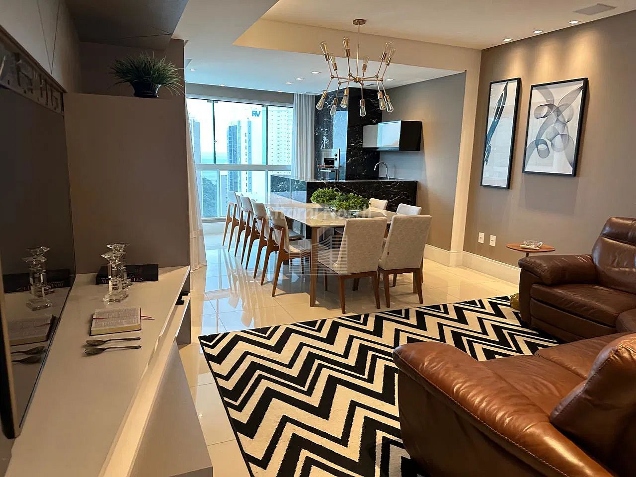 Apartamento à venda com 3 quartos, 3 suítes, 3 vagas e 133m² no Pioneiros, Balneário Camboriú (SC) — foto 3 de 12