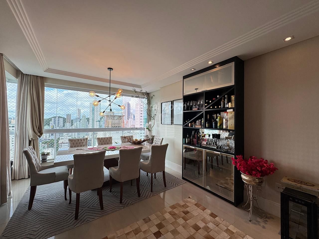 Apartamento à venda com 4 quartos, 2 suítes, 4 vagas e 136m² no Centro, Balneário Camboriú (SC) — foto 9 de 27