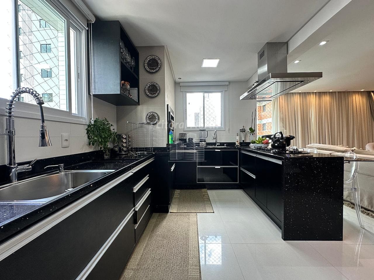 Apartamento à venda com 3 quartos, 3 suítes, 2 vagas e 126m² no Centro, Balneário Camboriú (SC) — foto 9 de 18