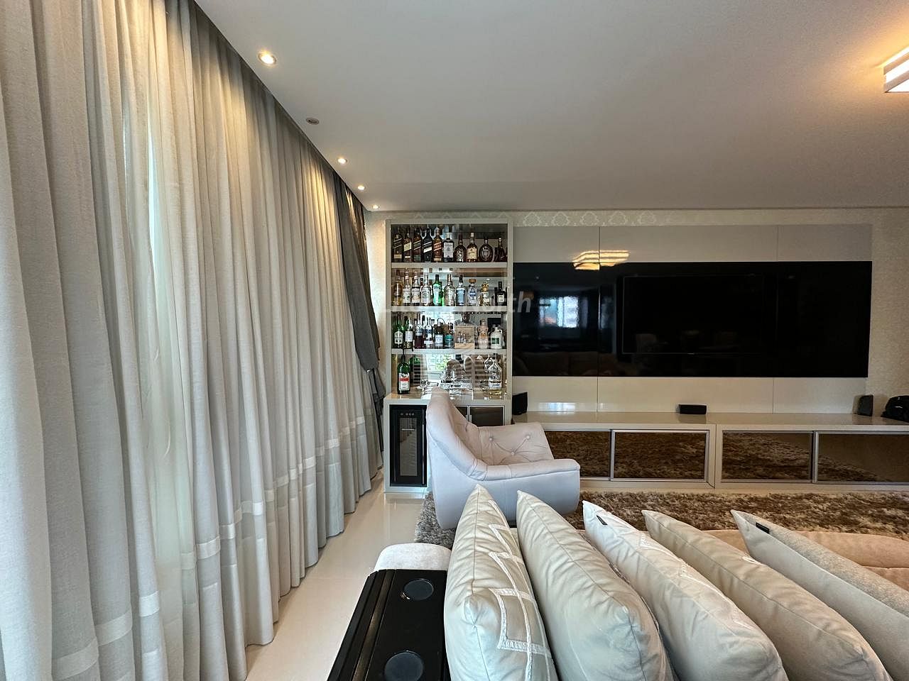 Apartamento à venda com 3 quartos, 3 suítes, 2 vagas e 126m² no Centro, Balneário Camboriú (SC) — foto 5 de 18