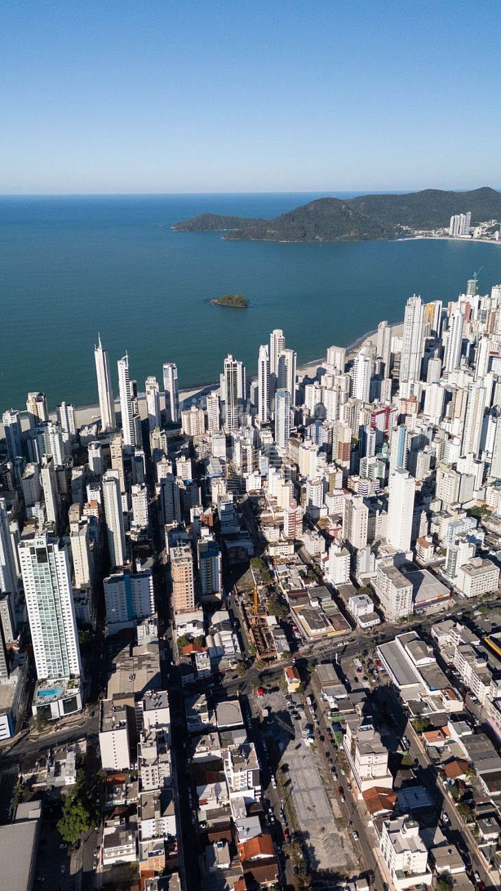 Apartamento à venda com 4 quartos, 2 suítes, 4 vagas e 137m² no Centro, Balneário Camboriú (SC) — foto 3 de 23
