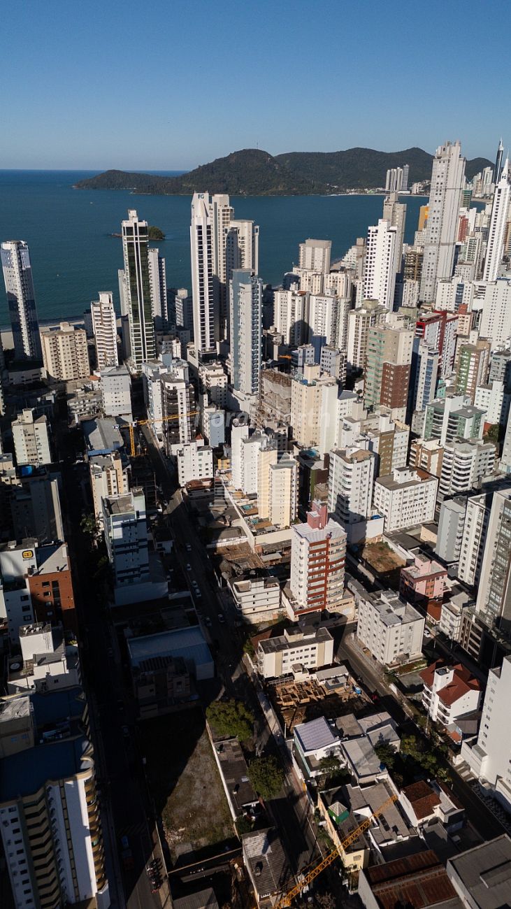 Apartamento à venda com 4 quartos, 2 suítes, 4 vagas e 137m² no Centro, Balneário Camboriú (SC) — foto 4 de 23