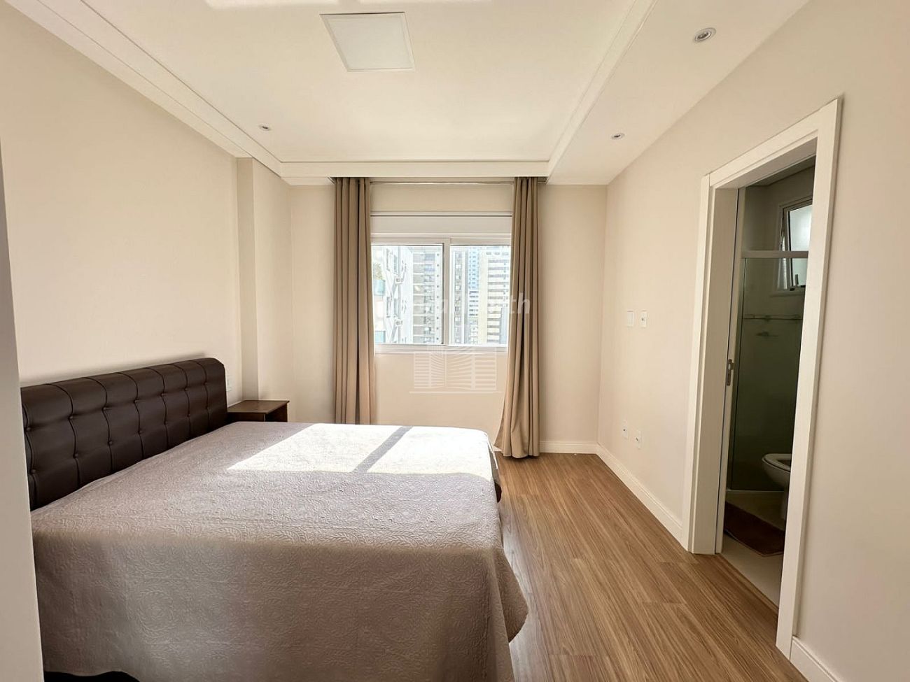 Apartamento à venda com 3 quartos, 3 suítes, 2 vagas e 141m² no Centro, Balneário Camboriú (SC) — foto 15 de 17