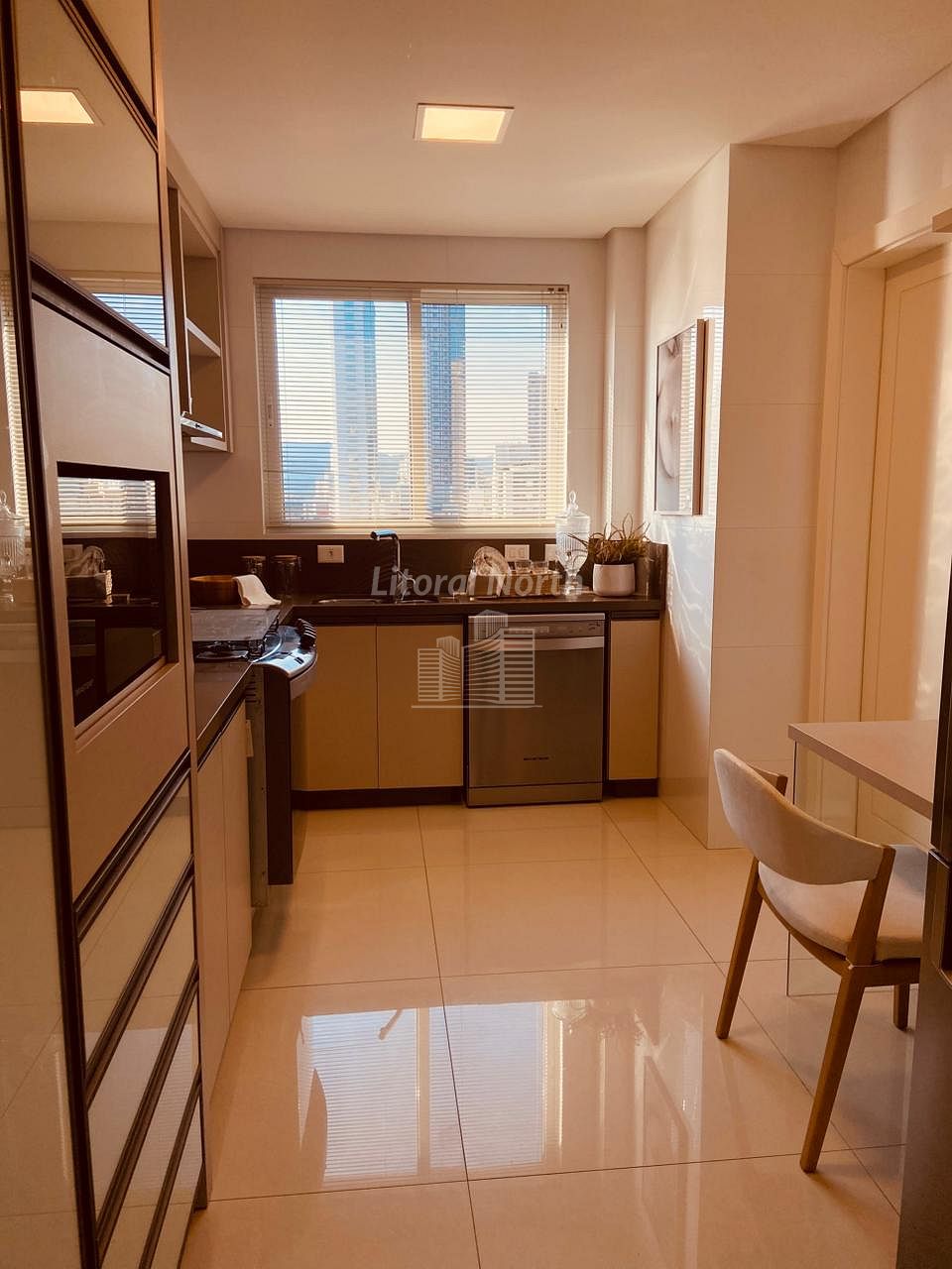 Apartamento à venda com 3 quartos, 3 suítes, 2 vagas e 159m² no Centro, Balneário Camboriú (SC) — foto 12 de 28