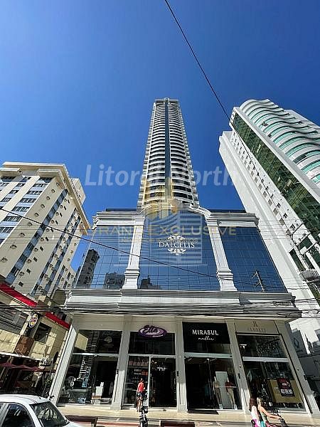 Apartamento à venda com 3 quartos, 3 suítes, 2 vagas e 159m² no Centro, Balneário Camboriú (SC) — foto 2 de 28