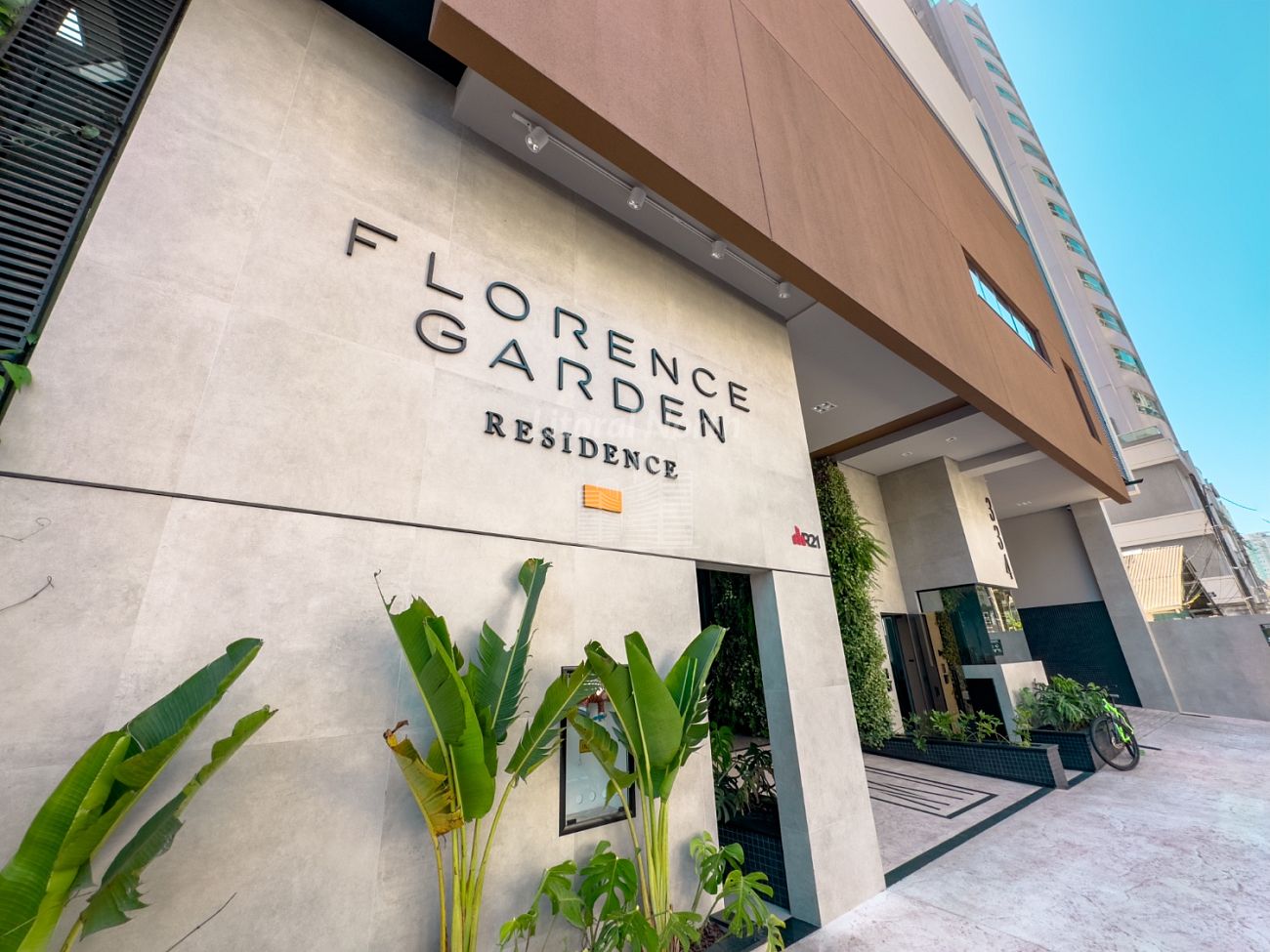 Apartamento à venda com 3 quartos, 3 suítes, 2 vagas e 138m² no Centro, Balneário Camboriú (SC) — foto 2 de 20