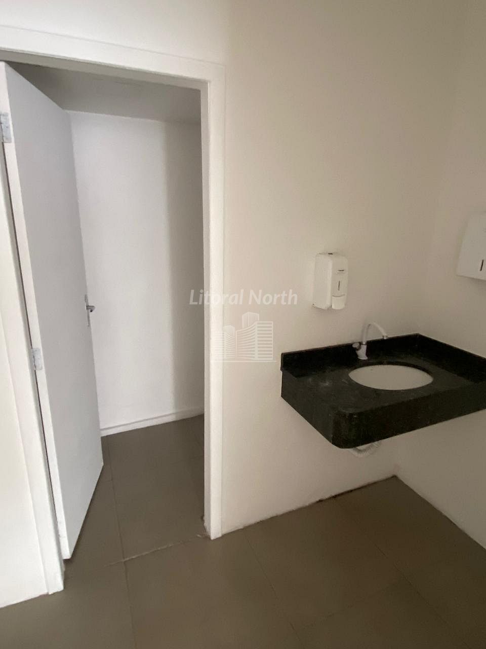 Sala Comercial de no bairro Centro, em Balneário Camboriú | Eu Corretor