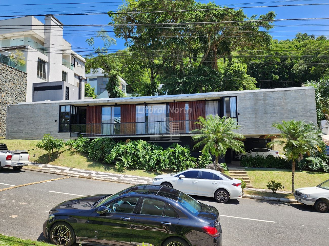 Casa à venda com 4 quartos, 4 suítes, 4 vagas e 437m² no Barra, Balneário Camboriú (SC) — foto 2 de 24