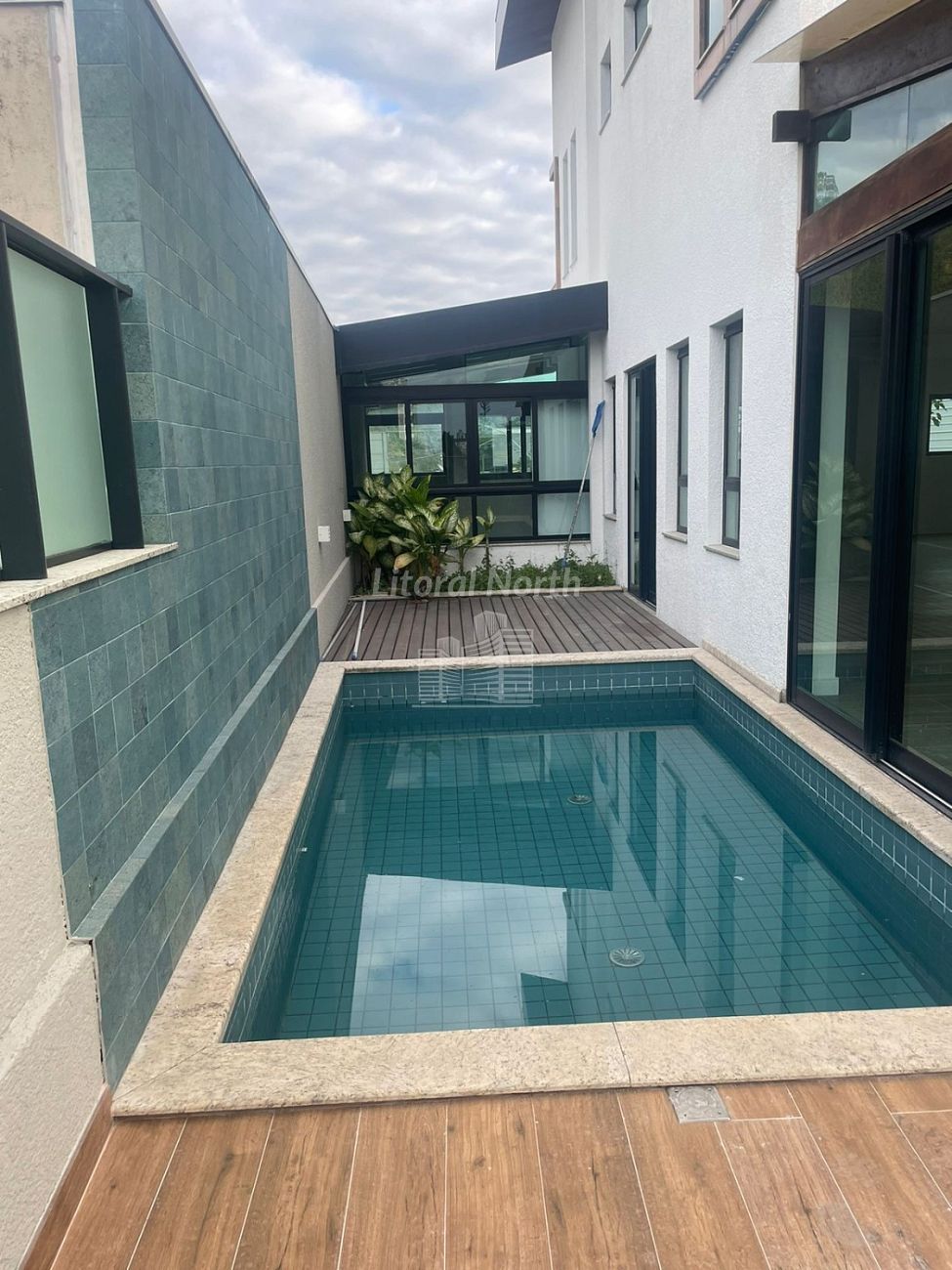 Casa à venda com 3 quartos, 3 suítes, 4 vagas e 360m² no Ressacada, Itajaí (SC) — foto 5 de 22